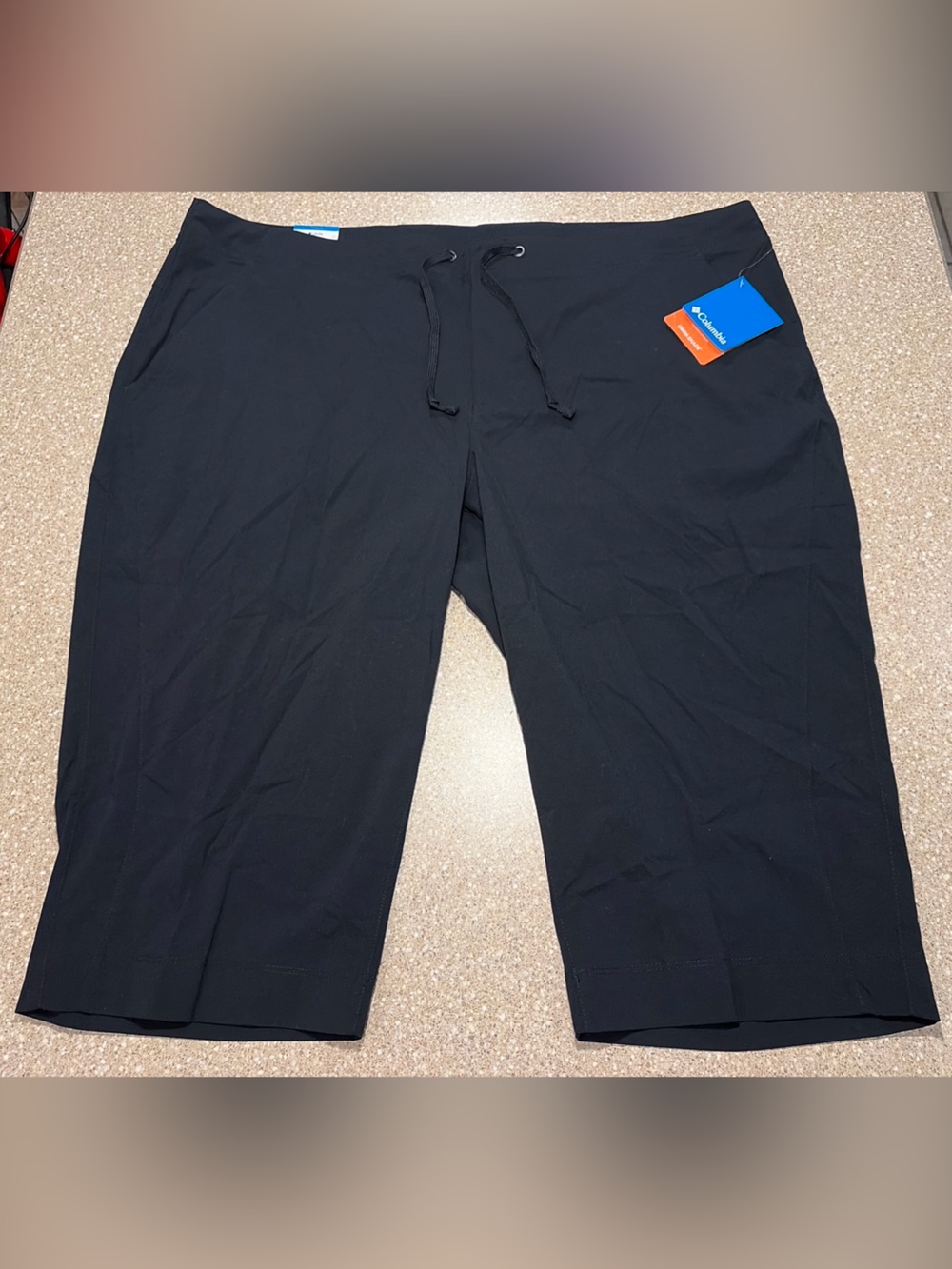 NWT Columbia Omni-Shade Anytime Outdoor Black 18” Capri Shorts Women’s 22 W $70